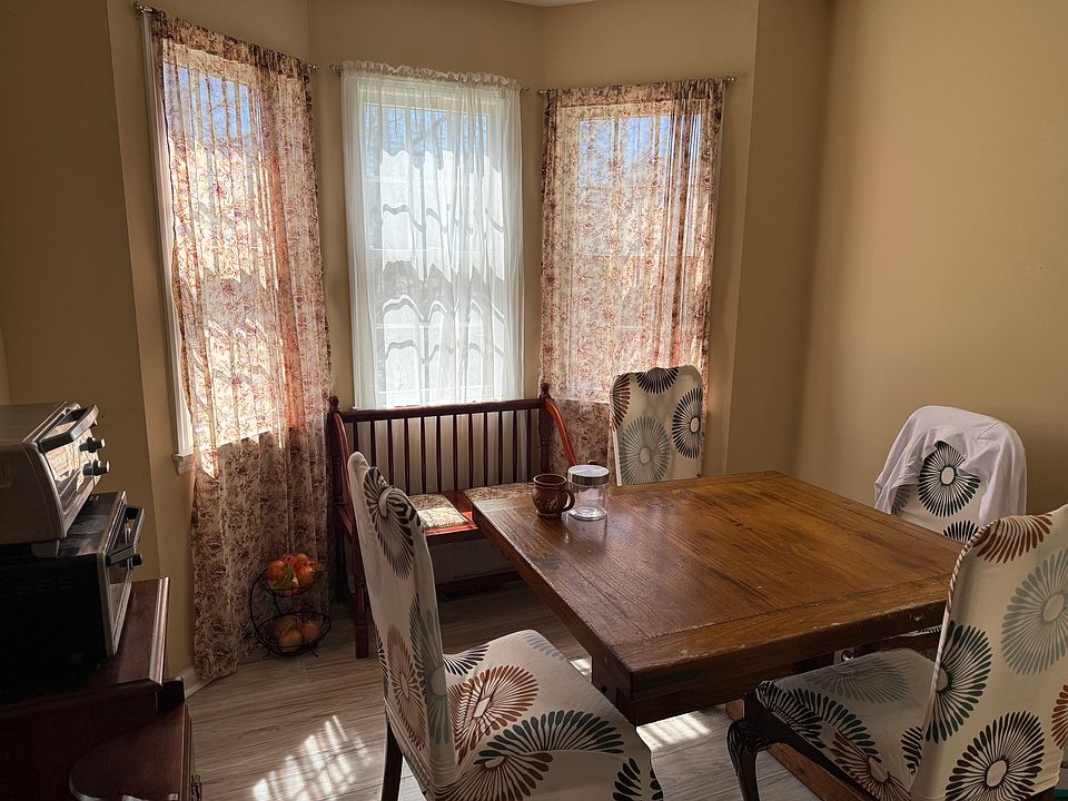 1st image of 221 Dennis Ave
