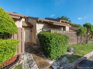 8006 SW 21st Ct, Davie, FL 33324