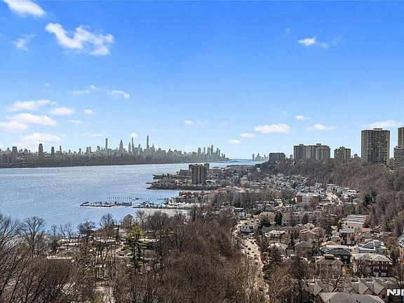 4th image of 100 Old Palisade Rd APT 1604