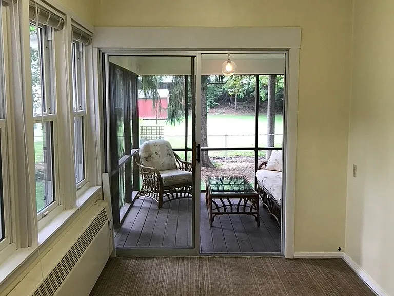 210 W Henry St #1 — Photo 6