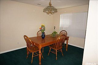 3rd image of 857 Amelia Ct