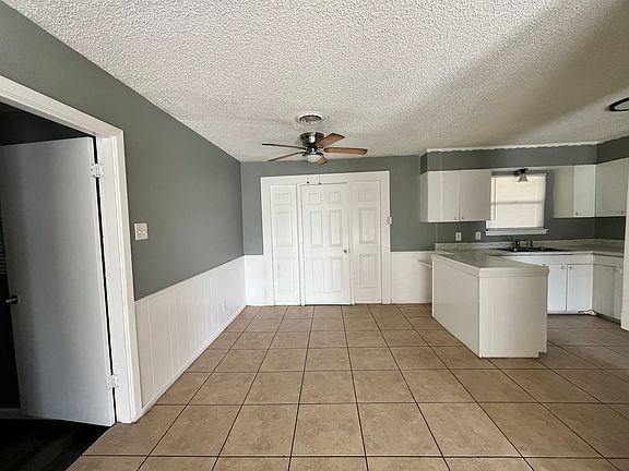 3rd image of 231 Oriole Ln