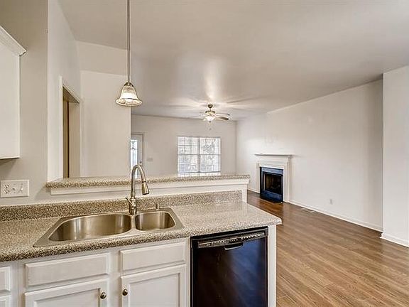 5th image of 4006 New London Ct