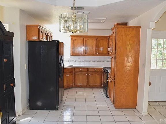 5th image of 2214 Cedro Dr