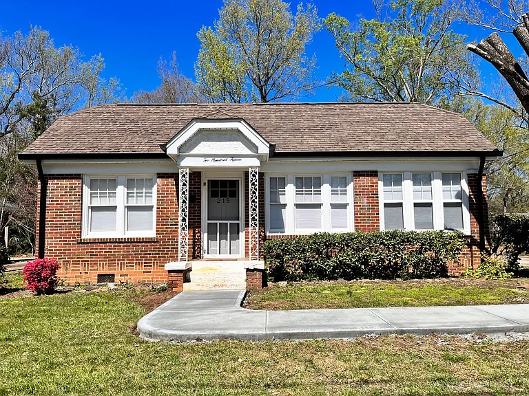 215 E Blue Ridge Dr — Photo 20