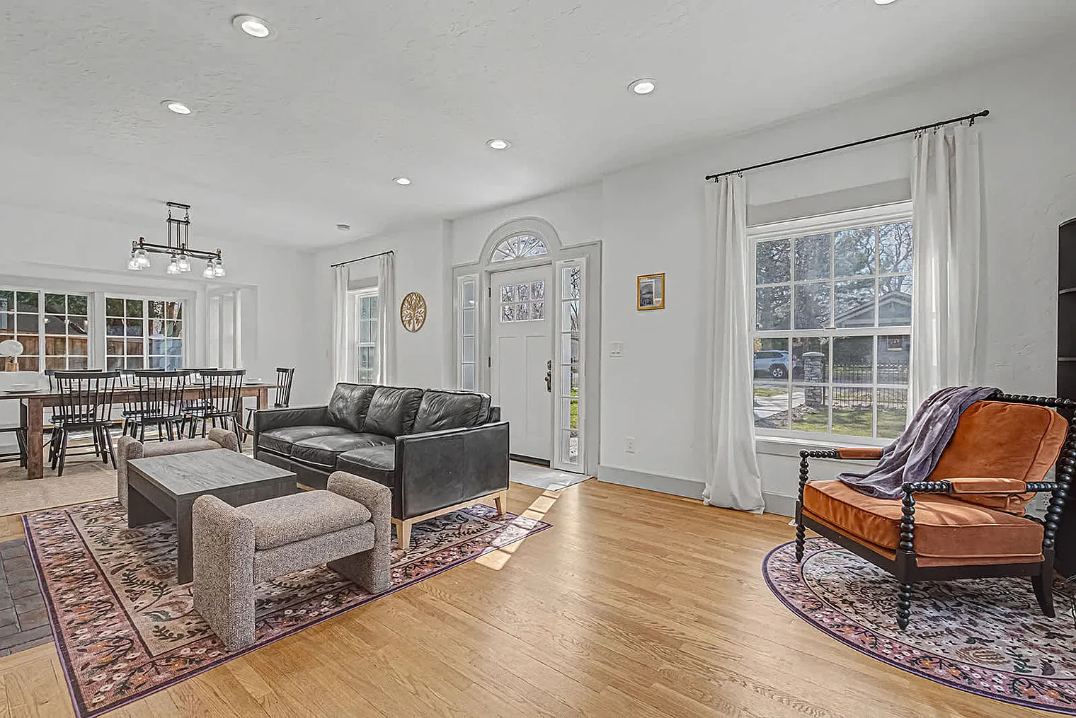 5 bed, 2.0 bath, 2992 sqft, $6,959 — Photo 1