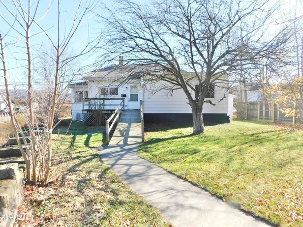 971 31st St, Altoona, PA 16601