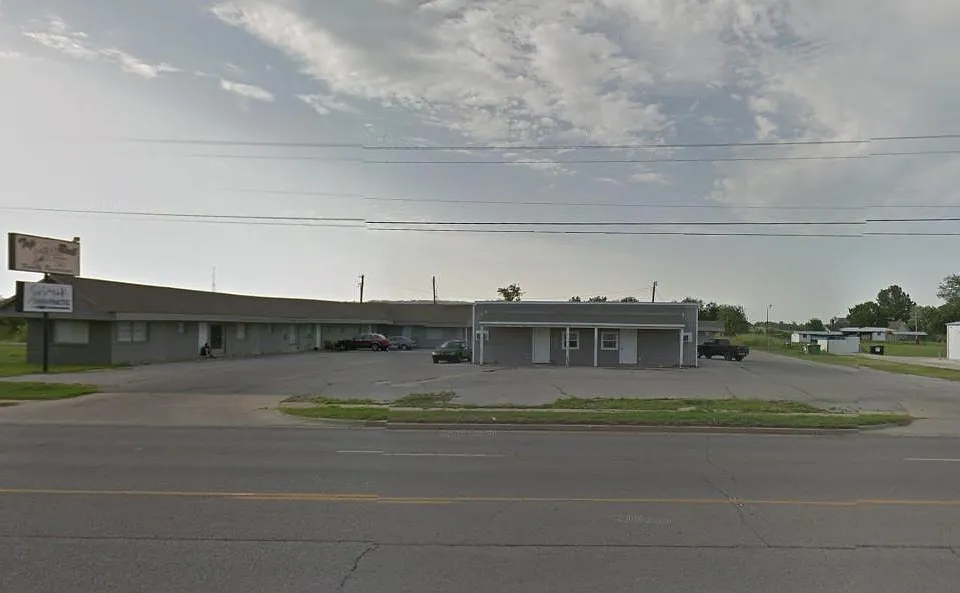 1400 W Rogers Blvd #4