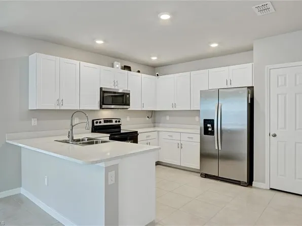 20462 Plumwood LOOP, NORTH FORT MYERS, FL 33917