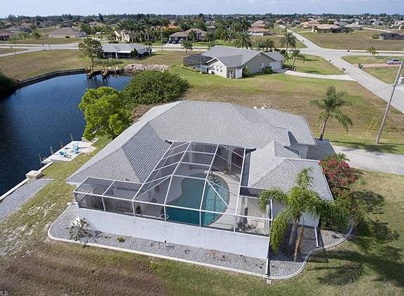 4th image of 1040 NW 36th Ave