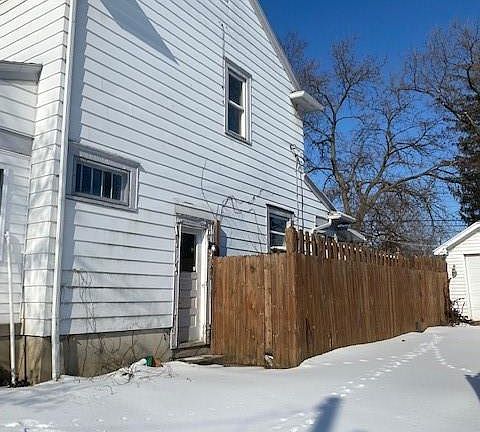 2nd image of 31 E Bruce Ave