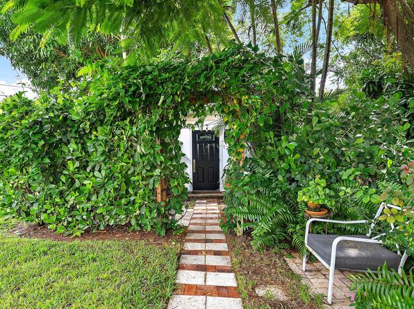328 Hawthorne Dr