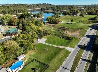 579-585 Carroll Creek Rd, Johnson City, TN 37601