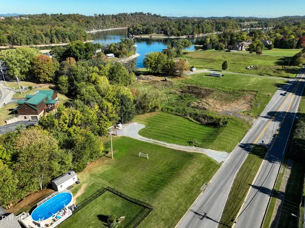 579-585 Carroll Creek Rd, Johnson City, TN 37601