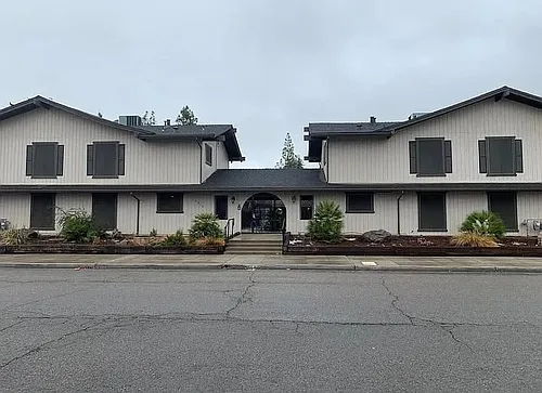 1414 W Swift Ave Photo 1