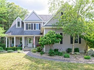 16 Tabor Rd, Uxbridge, MA 01569