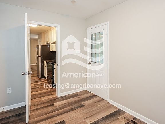 1668858_005_dining_room_14124661.jpg