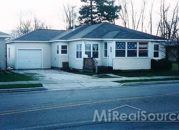 2nd image of 527 Ward St