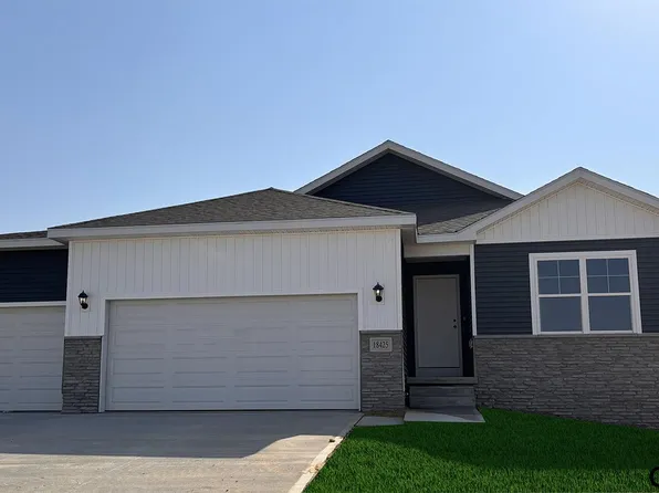 18404 Cary St, Omaha, NE 68136