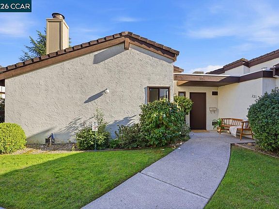 3rd image of 221 Tangerine Ct