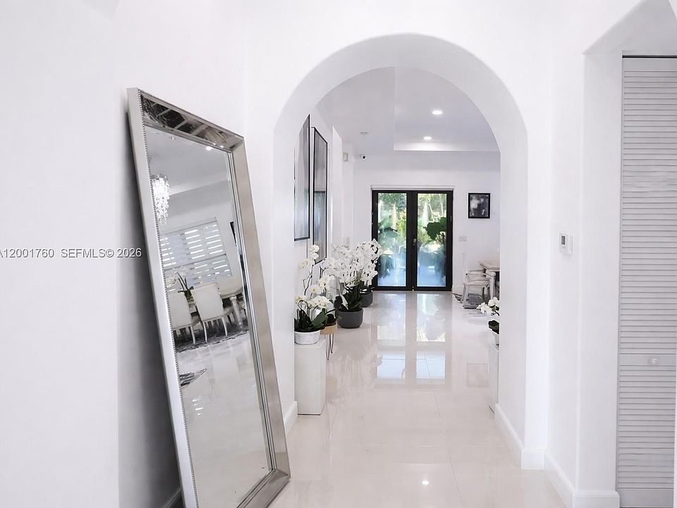 8537 NW 39th Ct, Cooper City, FL 33024 | MLS #A12001760 | Zillow