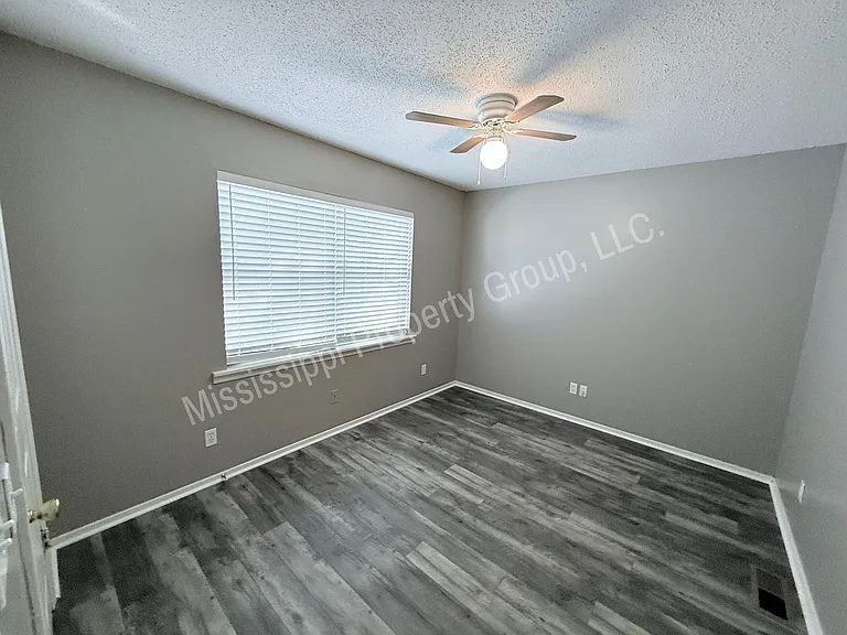 1 Woodward Pl — Photo 14
