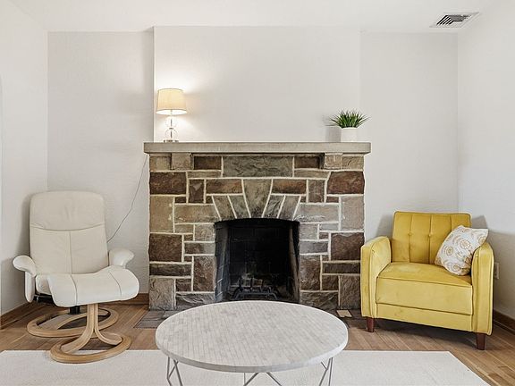 4th image of 411 Bower Hill Rd