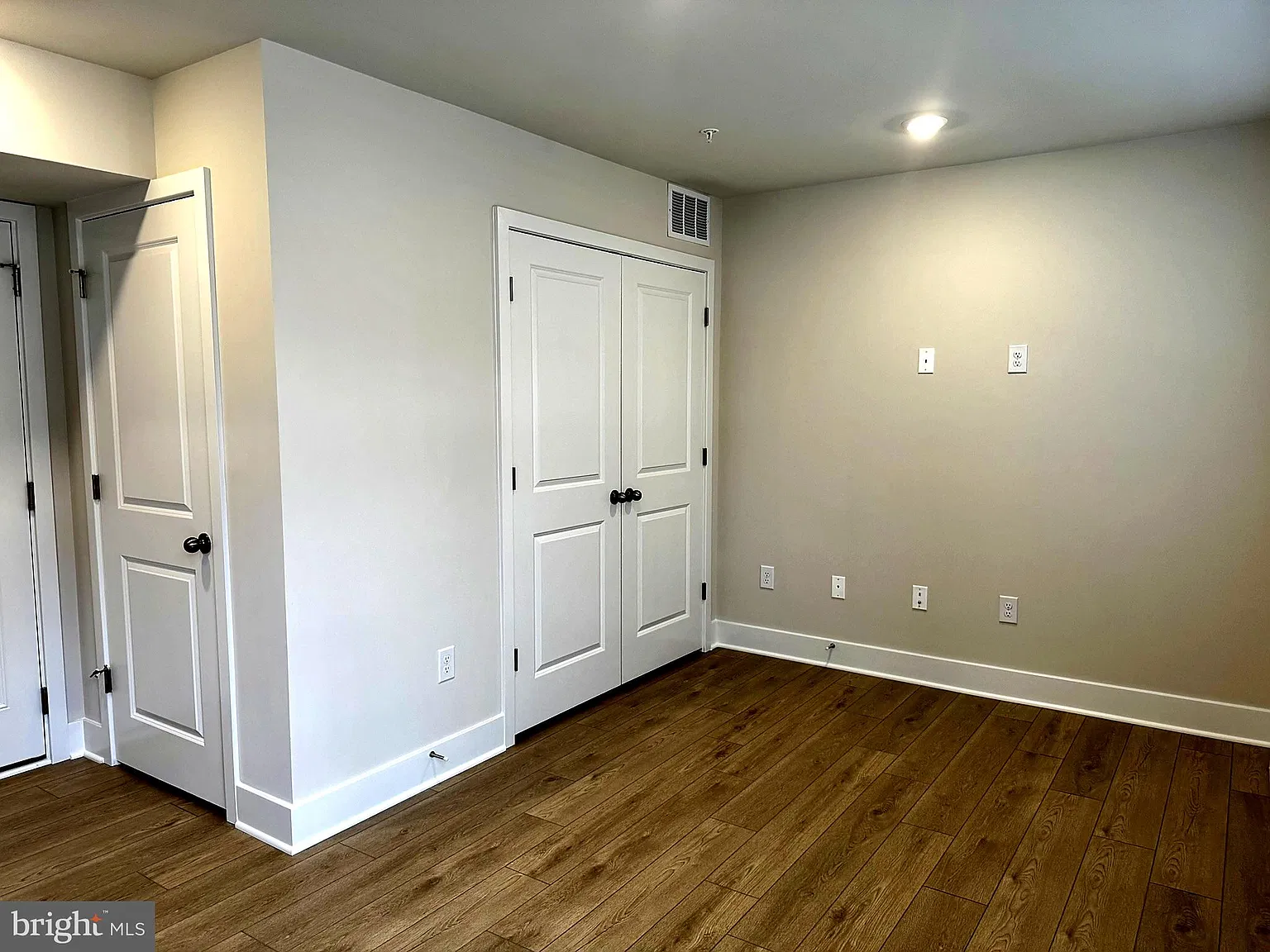 3 bed, 4.0 bath, 1685 sqft, $2,800 — Photo 3