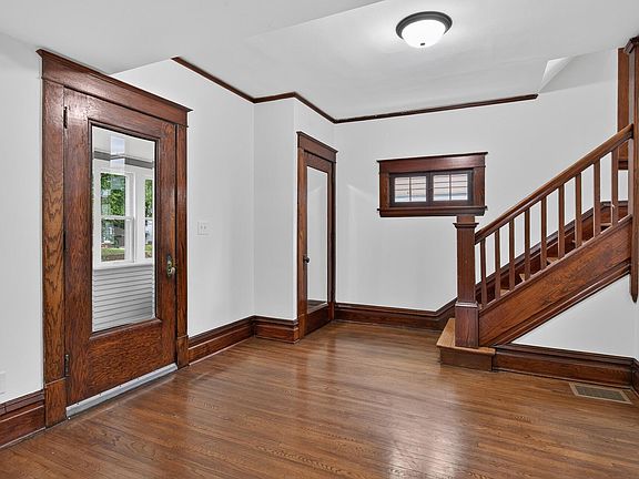 5th image of 2162 Dayton Ave