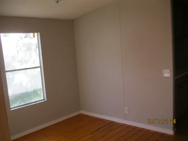 359 Russell Ave — Photo 11