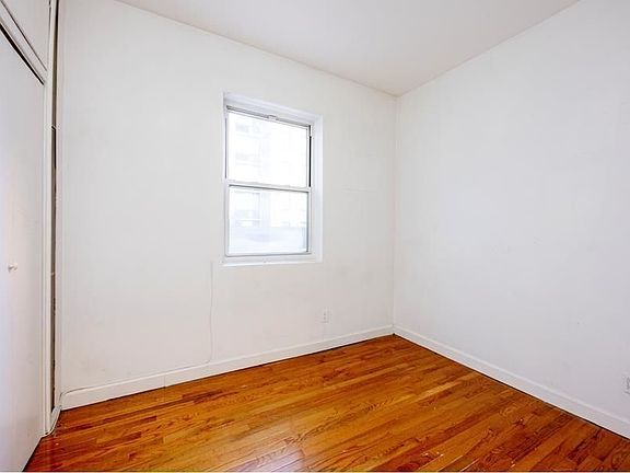 3rd image of 156 W 20th St #2R
