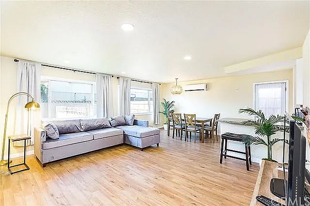 1st image of 10114 Dorset St