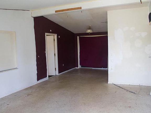 4th image of 2146 Birchcrest Blvd