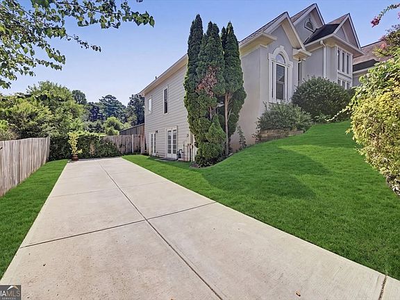 5th image of 4970 Hyde Ct