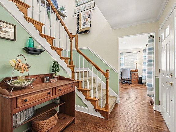 4th image of 2019 Lakewood Pl