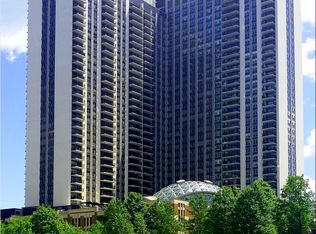 400 E Randolph St APT 1801, Chicago, IL 60601