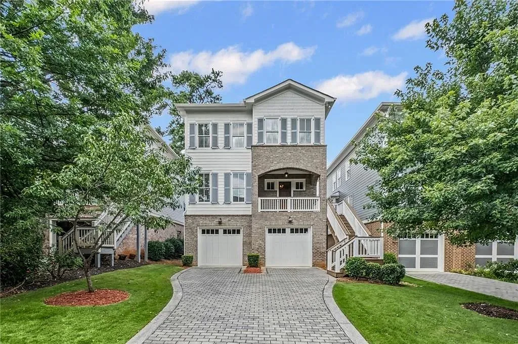 5 bed, 4.5 bath, 3500 sqft, $5,600 — Photo 1