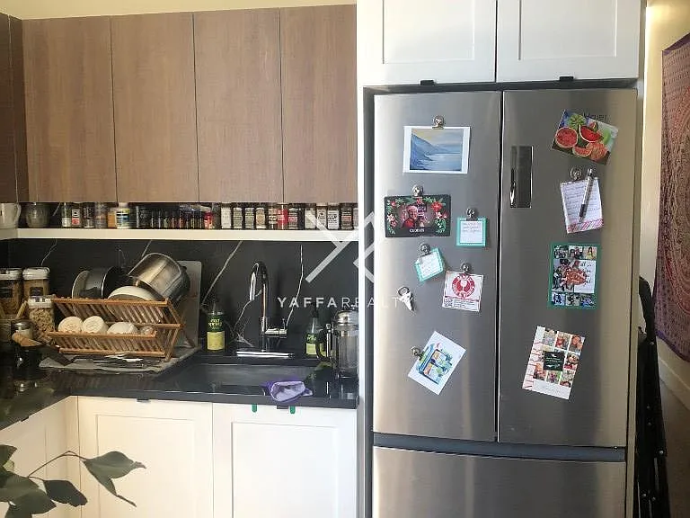 555 Hart St #2L — Photo 8