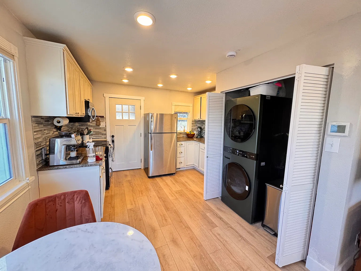 2 bed, 704 sqft, $2,425 — Photo 4
