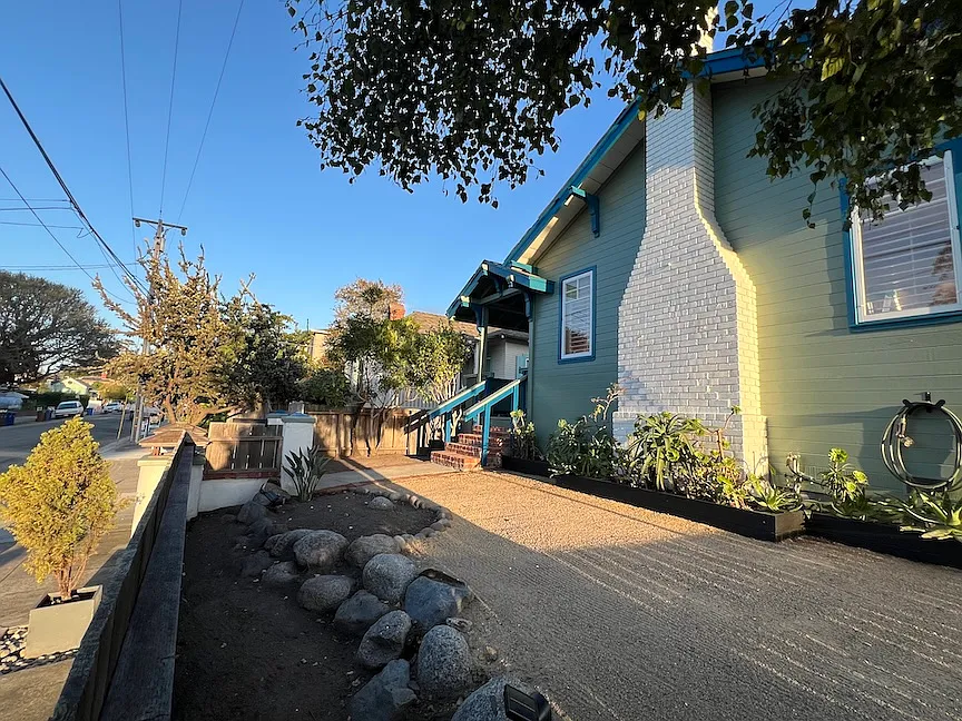 2 bed, 850 sqft, $4,700 — Photo 3