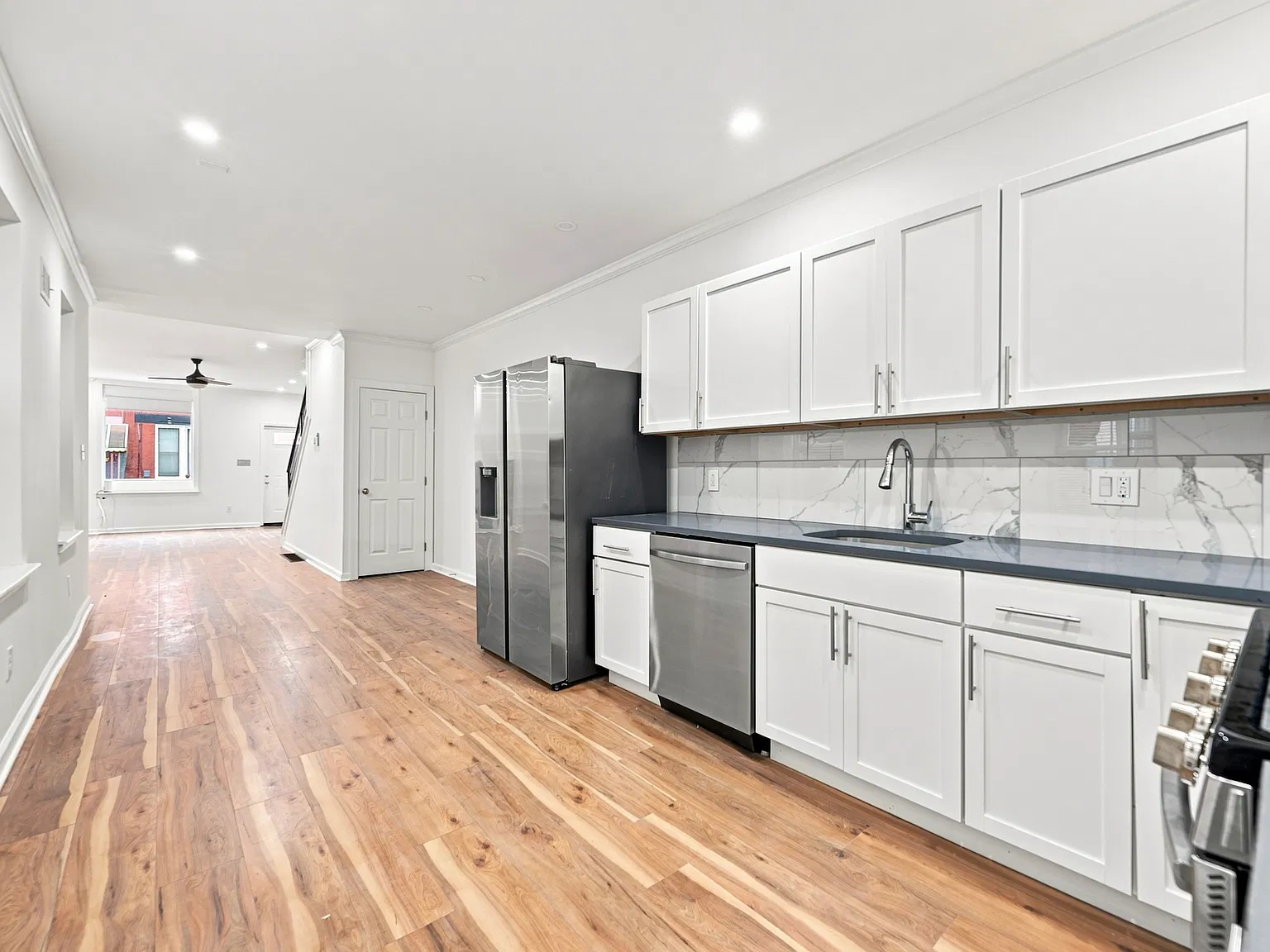 3 bed, 1320 sqft, $1,850 — Photo 2