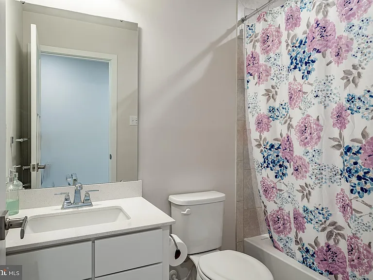 208 Chase Dr — Photo 18