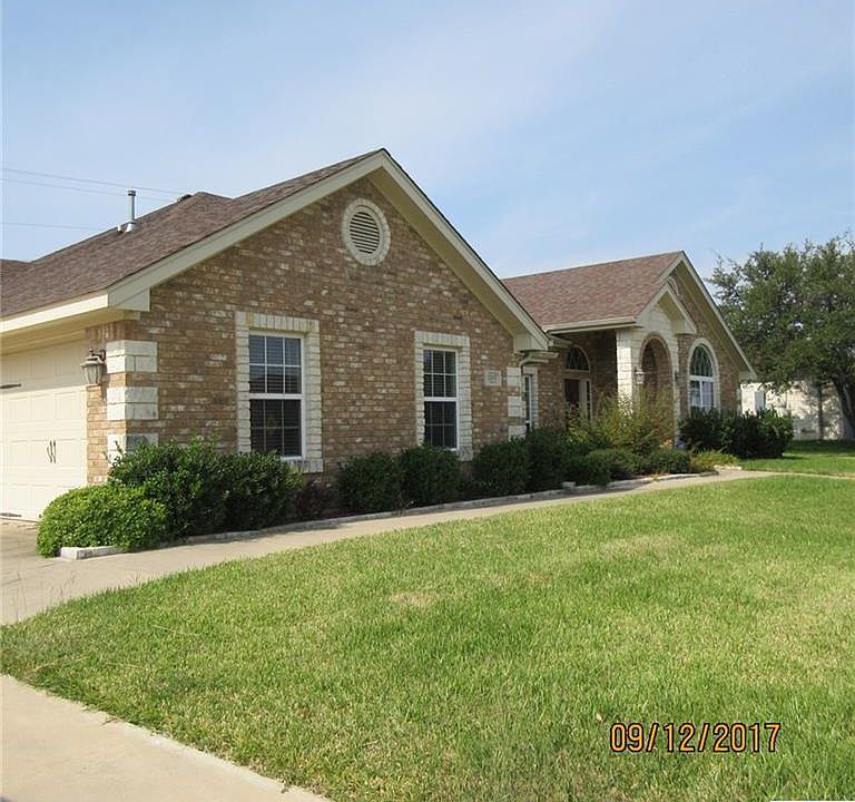 1st image of 1107 Red Leaf Dr