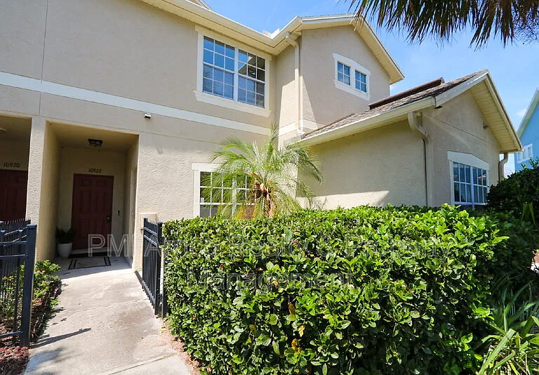 10922 Winter Crest Dr — Photo 1