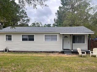 3712 Dale Ln, Moss Point, MS 39563