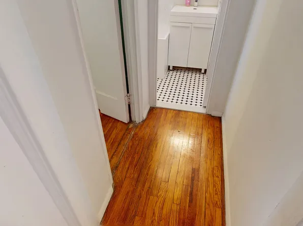 43-10 48th Avenue image 17 of 38