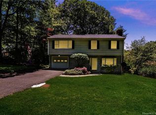 69 Walnut Hill Rd, Ridgefield, CT 06877