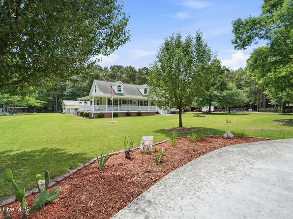 295 Mayberry Lane, Richlands, NC 28574