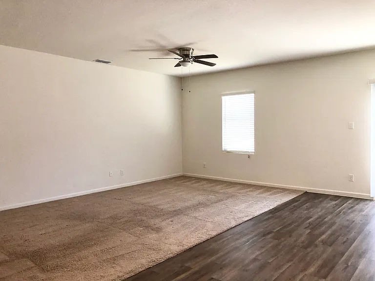 921 Bois D Arc Ln — Photo 9