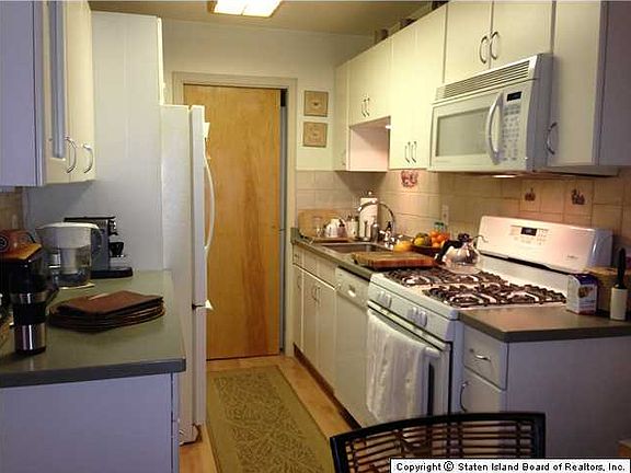 4th image of 615 Correll Ave #A